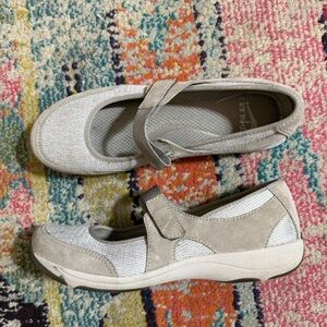 Dansko Hennie Mesh Mary Jane Flat Mushroom Color Size 41
